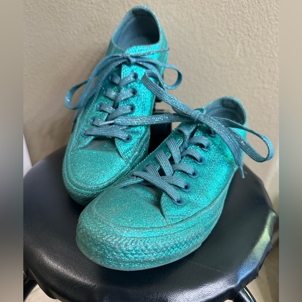 Sparkly green emerald Converse